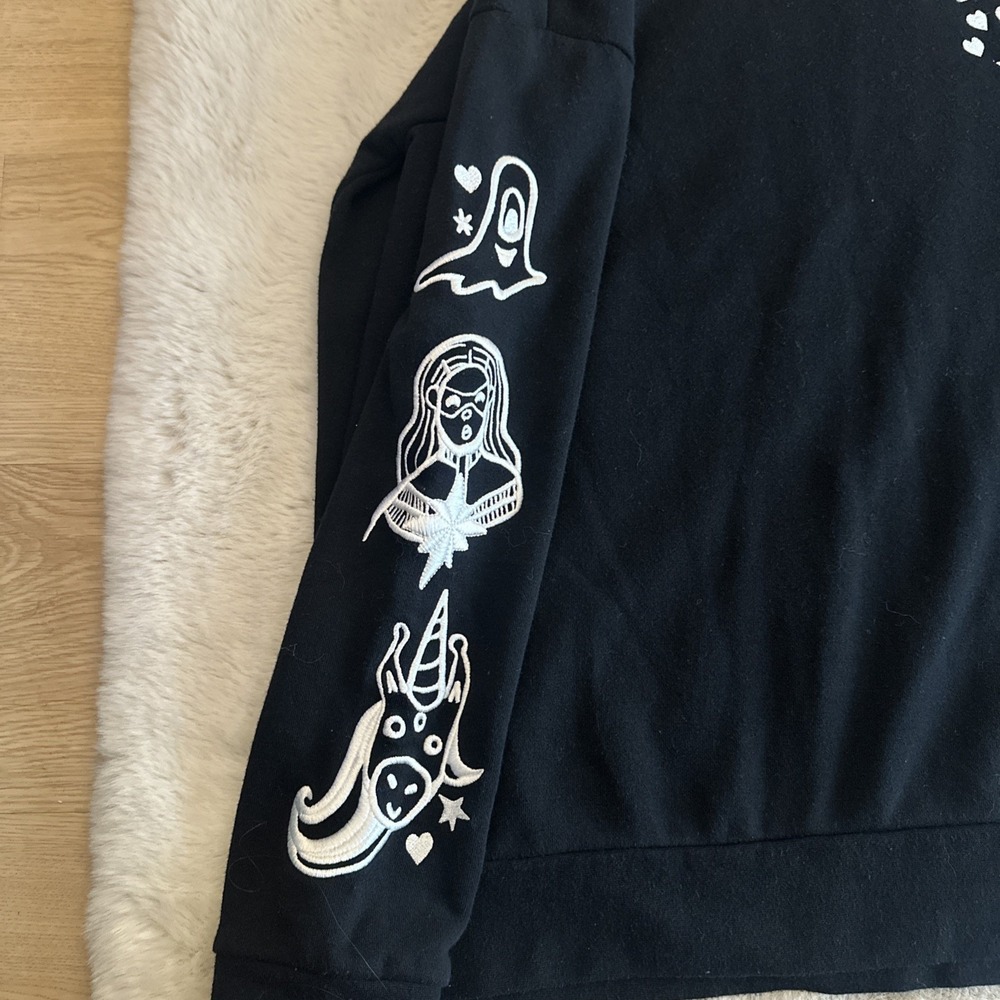 Our Universe Marvel Ms Marvel "Kamala's Doodle" Crew Sweatshirt Size M - Picture 2 of 9
